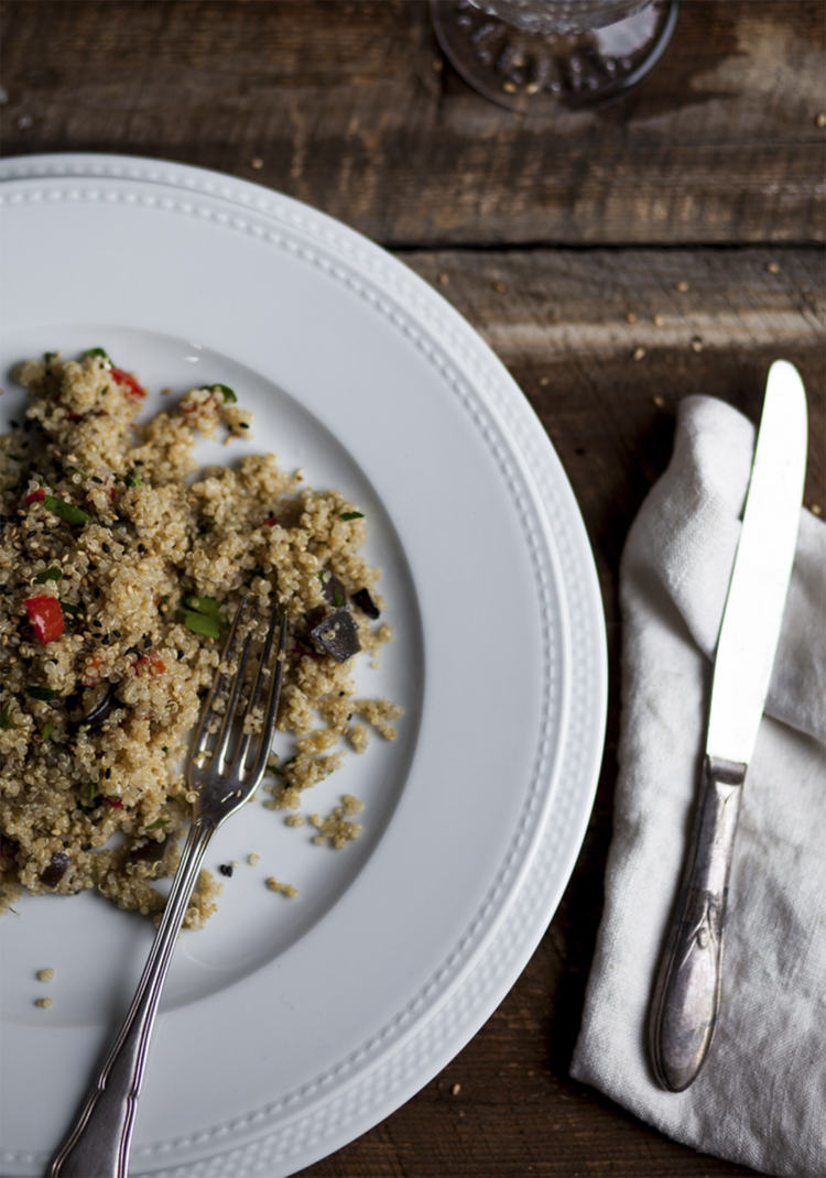 Salade de quinoa crémeuse aux légumes & beurre de sésame ...