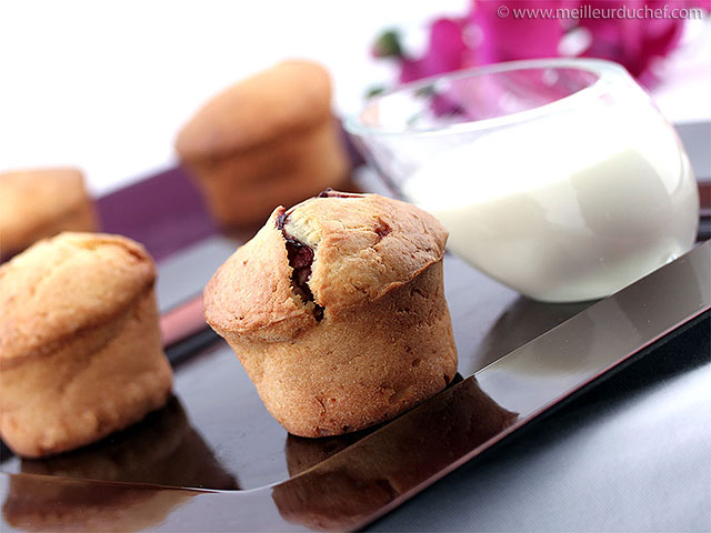 Muffins fraise  chocolat blanc  notre recette avec photos ...