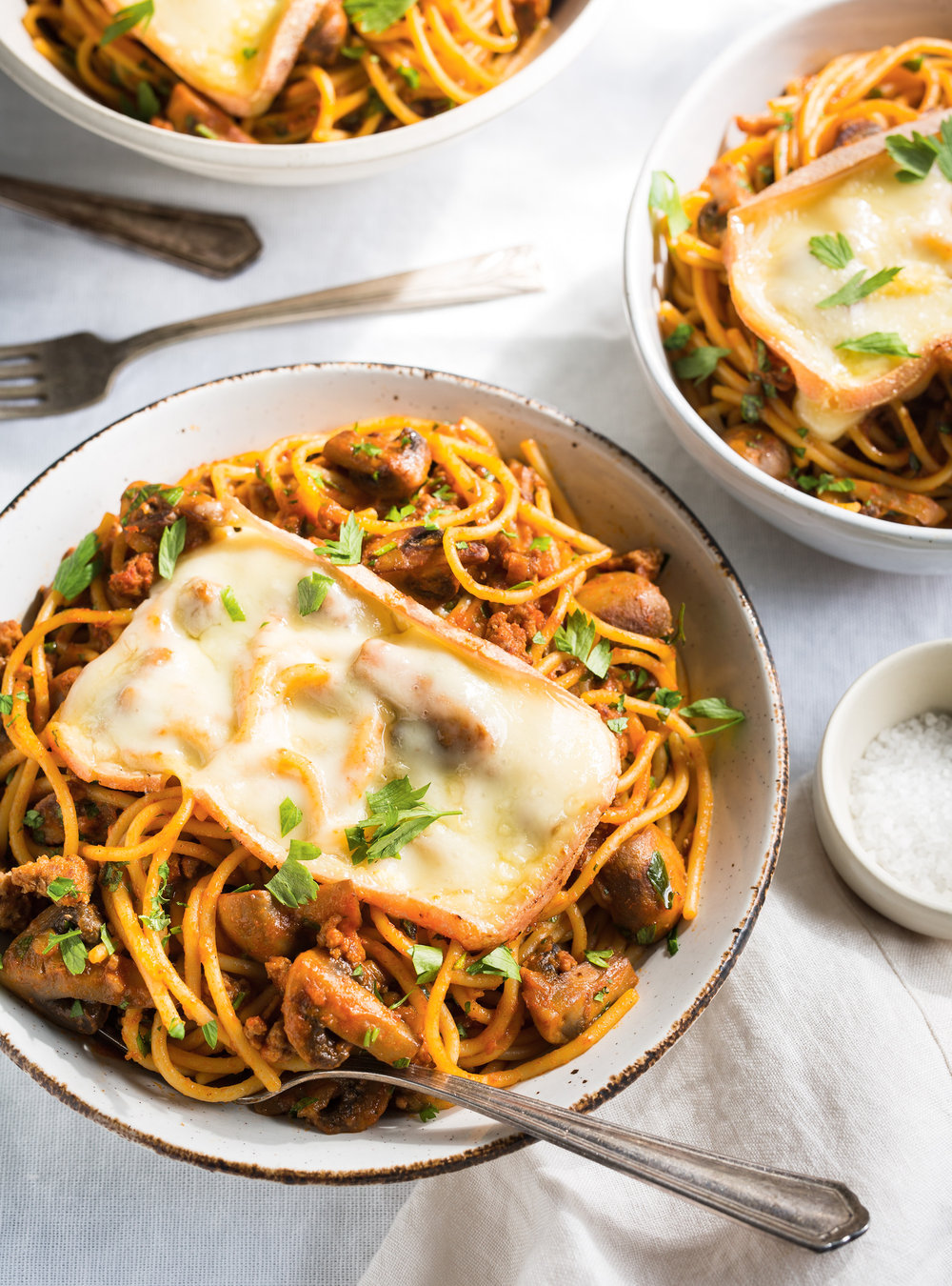 Spaghettis gratinés au veau et aux champignons | ricardo