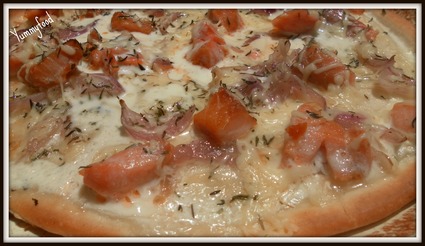 Recette de pizza saumon fumé et crème fraiche