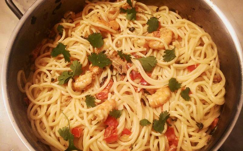 Recette spaghetti aux crevettes marinées/poivron/coriandre ...