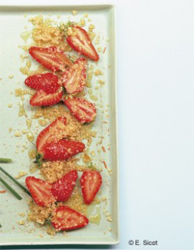 Salade de fraises au quinoa et au miel pour 4 personnes