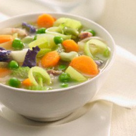 Soupe aux légumes et au chou pour 8 personnes