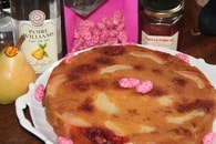 Recette de gâteau lyonnais aux poires et pralines roses
