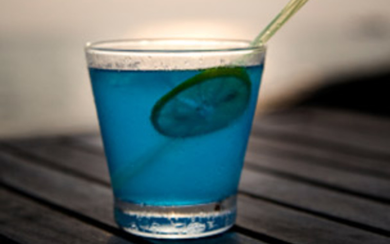 Recette blue lagoon vodka économique et instantané > cuisine ...