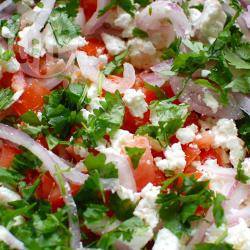 Recette salade de tomates, concombre et feta – toutes les recettes ...