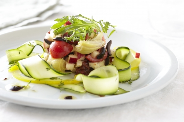 Recette de salade de légumes et pomme rouge facile et rapide