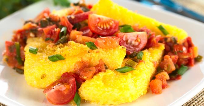 Recette de polenta minceur colombienne à la tomate et à l'oignon