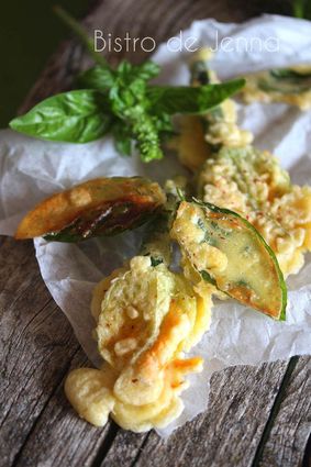 Recette de tempura de fleurs de courgettes et feuilles de basilic