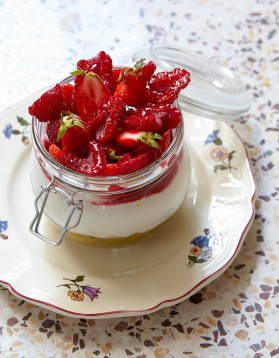 Fraîcheur fraise-rhubarbe, fromage blanc vanillé pour 4 personnes ...