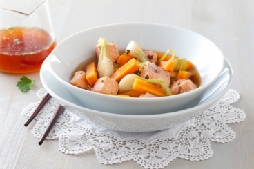 Recette de soupe de miso au saumon, carottes et oignons ...