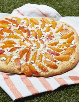 Pizza sucrée abricot-dragées de christophe michalak pour 8 ...