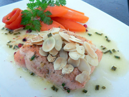 Recette de saumon de printemps en écailles d'amandes
