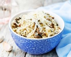 Recette bolée de quinoa à l'ail, noisettes, champignons et parmesan