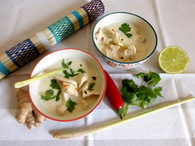 Recette de soupe thaï au poulet et lait de coco