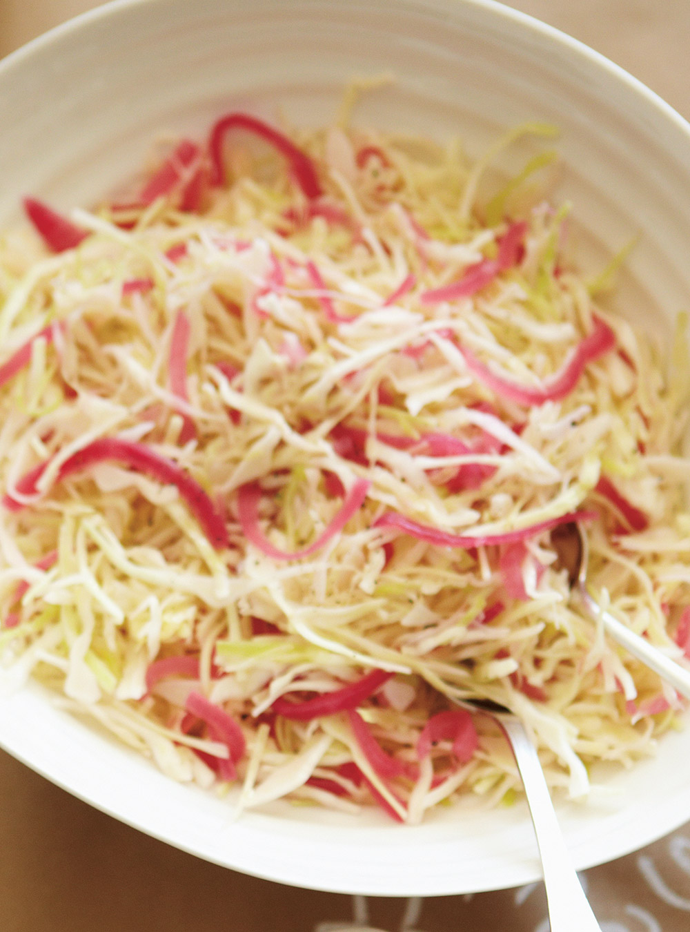 Salade de chou et d'oignon rouge | ricardo