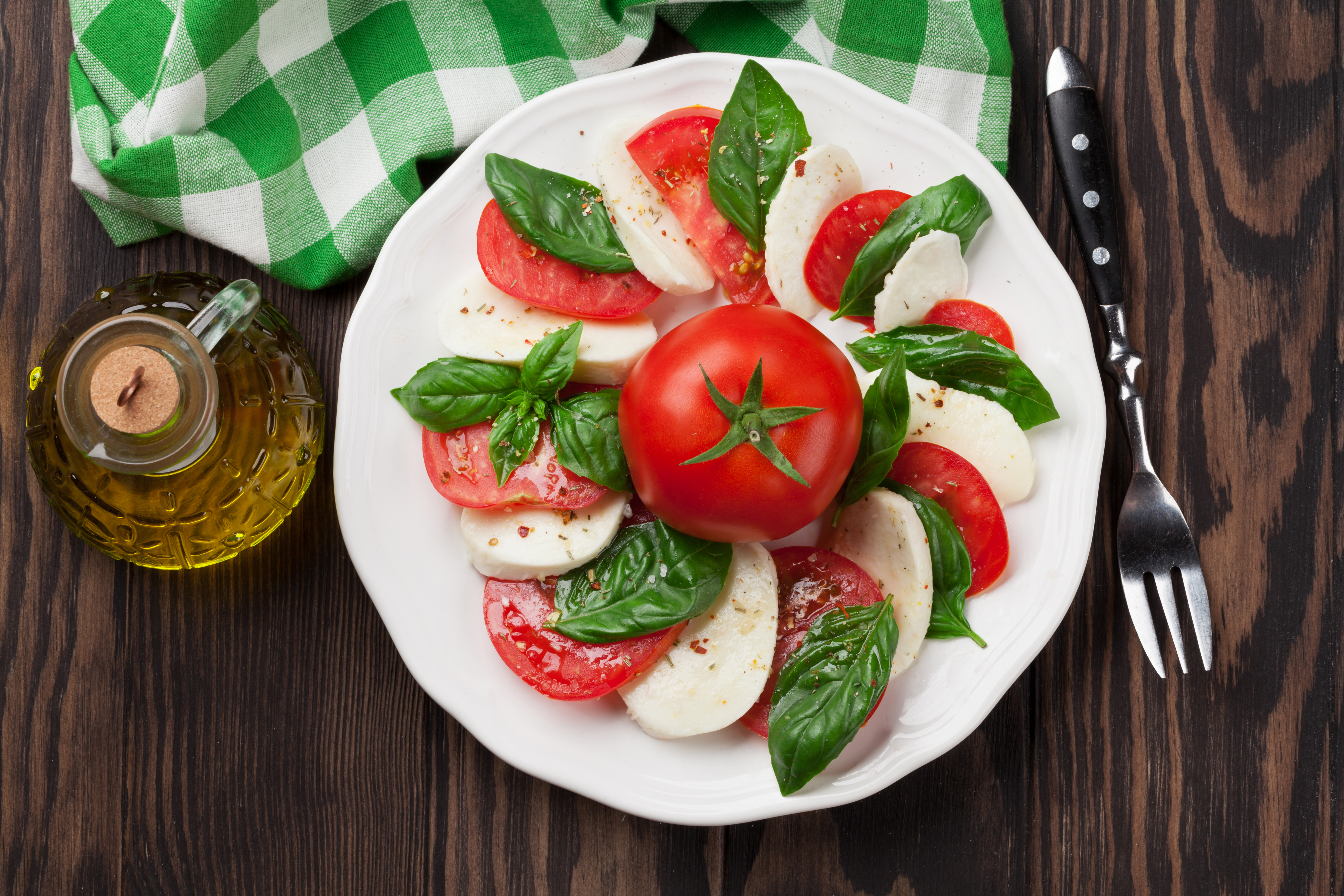 Recette de tomate – mozza – basilic à l'huile d'olive