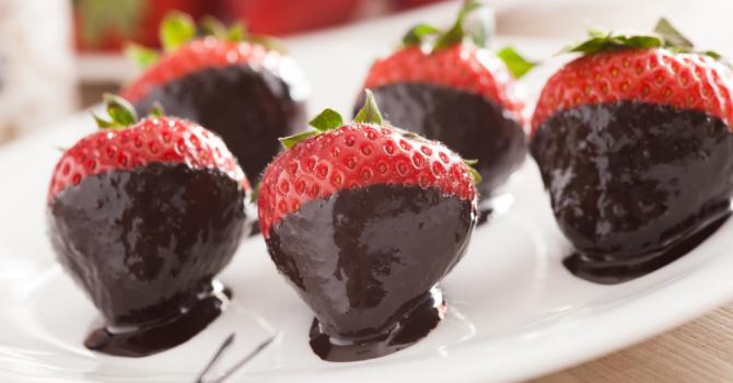Recette de fraises à croquer au chocolat noir croq'kilos