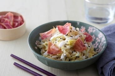Recette de salade de chou japonaise au sésame noir, et chips de ...