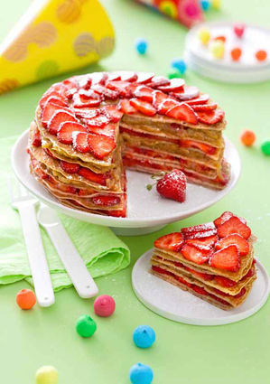 Recette de gâteau de crêpes fraises-rhubarbe