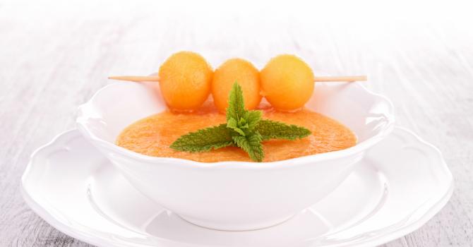 Recette de gaspacho fraîcheur melon, pastèque et menthe