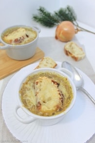 Recette de soupe à l'oignon jaune gratinée
