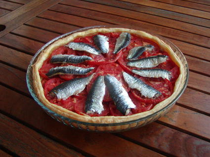 Recette de tarte aux sardines sur lit de tomates