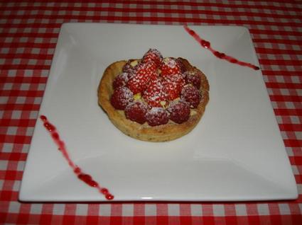 Recette de tartelettes aux fraises, framboises et pistaches