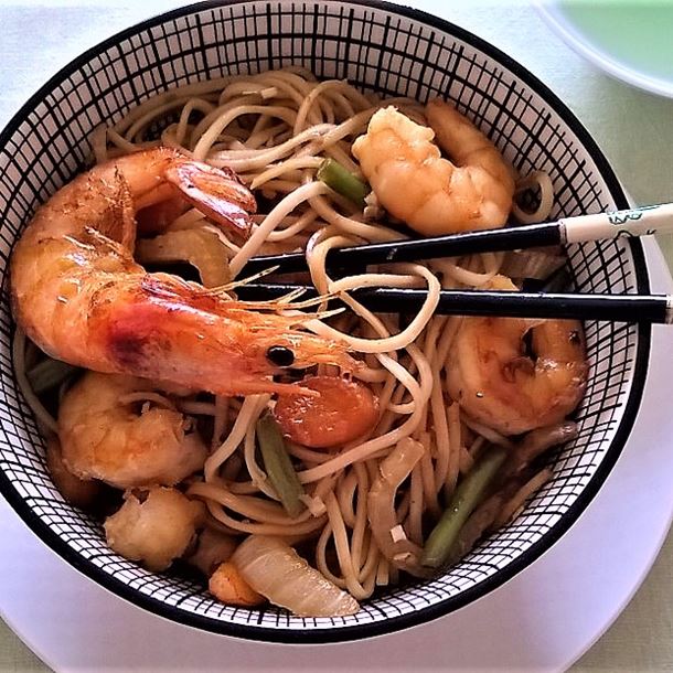 Recette nouilles chinoises wok de petits légumes et crevettes ...