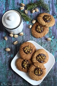 Biscuits noisettes, coeur fondant chocolat et pistaches