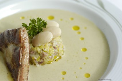 (label rouge), fondue de poireaux au confit de poule, foie gras de ...