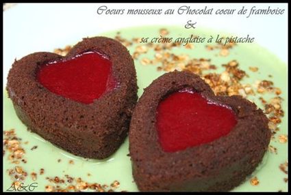 Coeurs mousseux chocolat-framboise, crème anglaise pistache