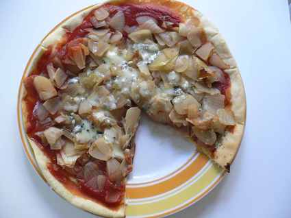 Pizza aux oignons fondants