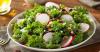 Recette de salade minceur au kale, radis, cranberries séchées et noix
