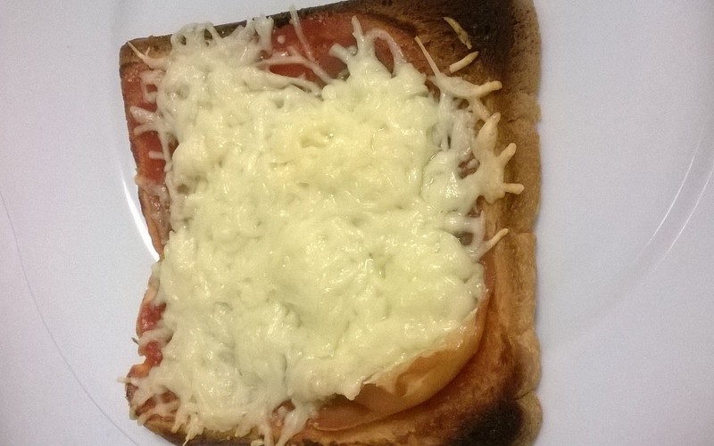 Recette pizza improvisée pas chère et instantané > cuisine étudiant