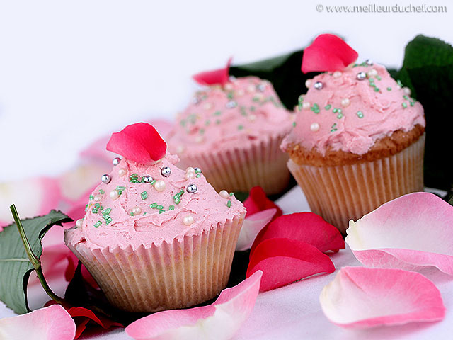 Cupcakes à la rose  fiche recette illustrée  meilleurduchef.com