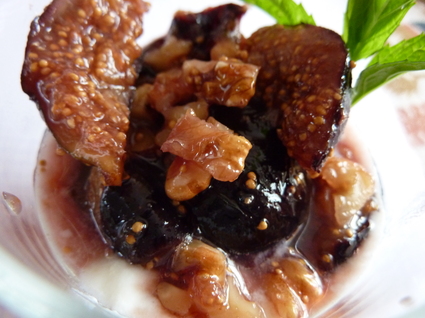 Recette yaourt aux figues et aux noix poêlées