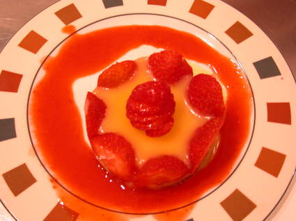 Recette de charlotte aux fraises à la crème de citron parfumée