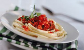 Spaghettis sauce tomate-basilic pour 4 personnes