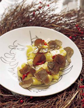 Gnocchis à la truffe fraîche, tomate confite et parmesan pour 6 ...
