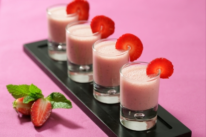 Recette de milk-shake de fraise à la menthe fraîche facile et rapide