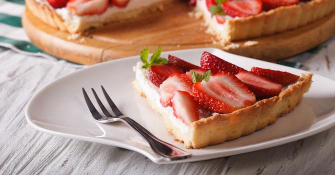 Recette de tarte aux fraises à la crème pâtissière végétalienne