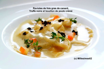Recette de ravioles de foie gras de canard, truffe noire et bouillon ...