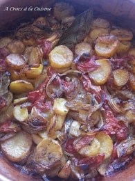 Recette de poêlée de pommes de terre, tomates et oignons