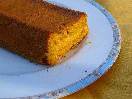 Recette de cake moelleux coco-carotte