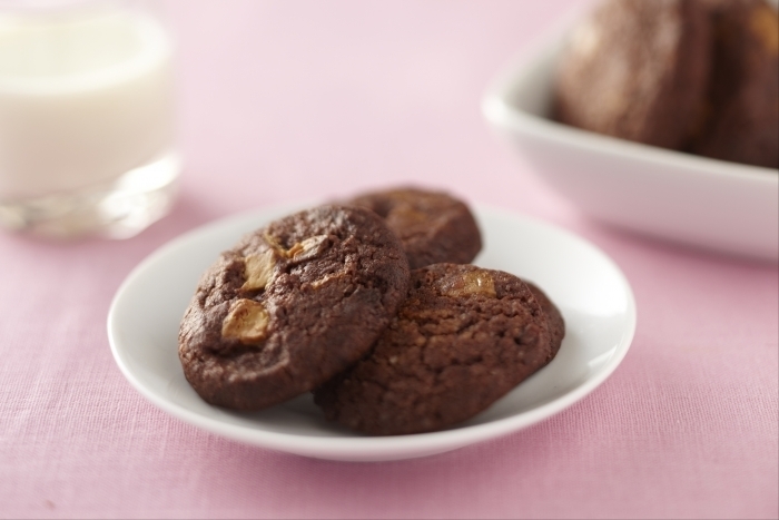 Recette de cookies cacao et pépites de chocolat blanc facile et rapide