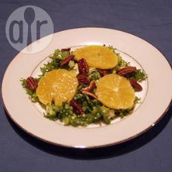 Recette salade frisée à l'orange, gorgonzola et noix de pécan ...