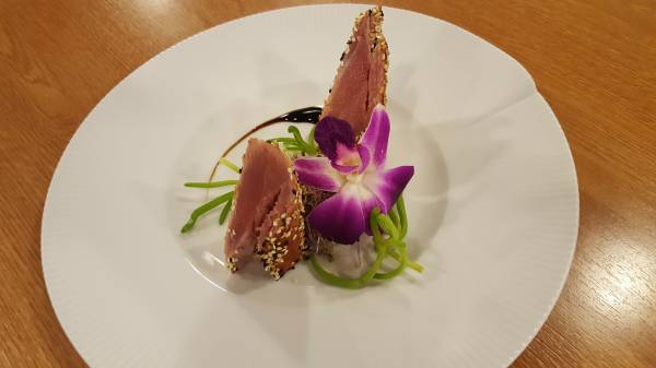 Recette de tataki de thon aux trois sésames et bouquet iodé rapide
