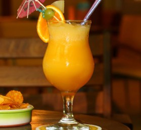 Cocktail ananas-orange pour 4 personnes