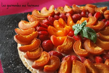 Recette de tarte aux abricots, fraises et basilic